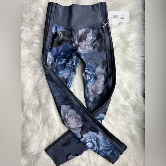 🆕 Johnny Was Active Women's XS Grey Peony Floral High Waist Sculpting Leggings - Picture 4 of 9